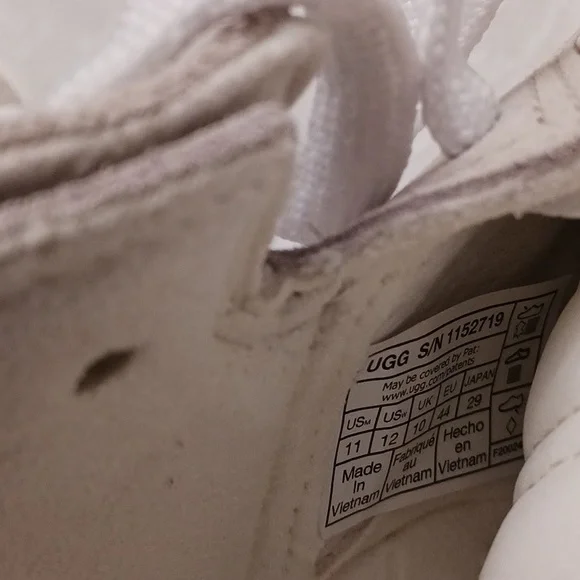 UGG size 11 men's cream and tan casual platfrom sneakers.